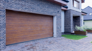 Read more about the article 6 Garage Door Lighting Ideas